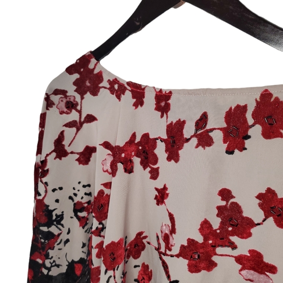 UNIFORM JOHN PAUL RICHARD Velvet Beaded Shawl - Picture 7 of 7